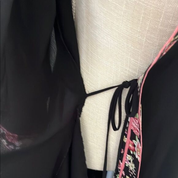 Oscar de la Renta Black and Pink Floral Robe With Belt /Pockets SZ S/M - Picture 9 of 11